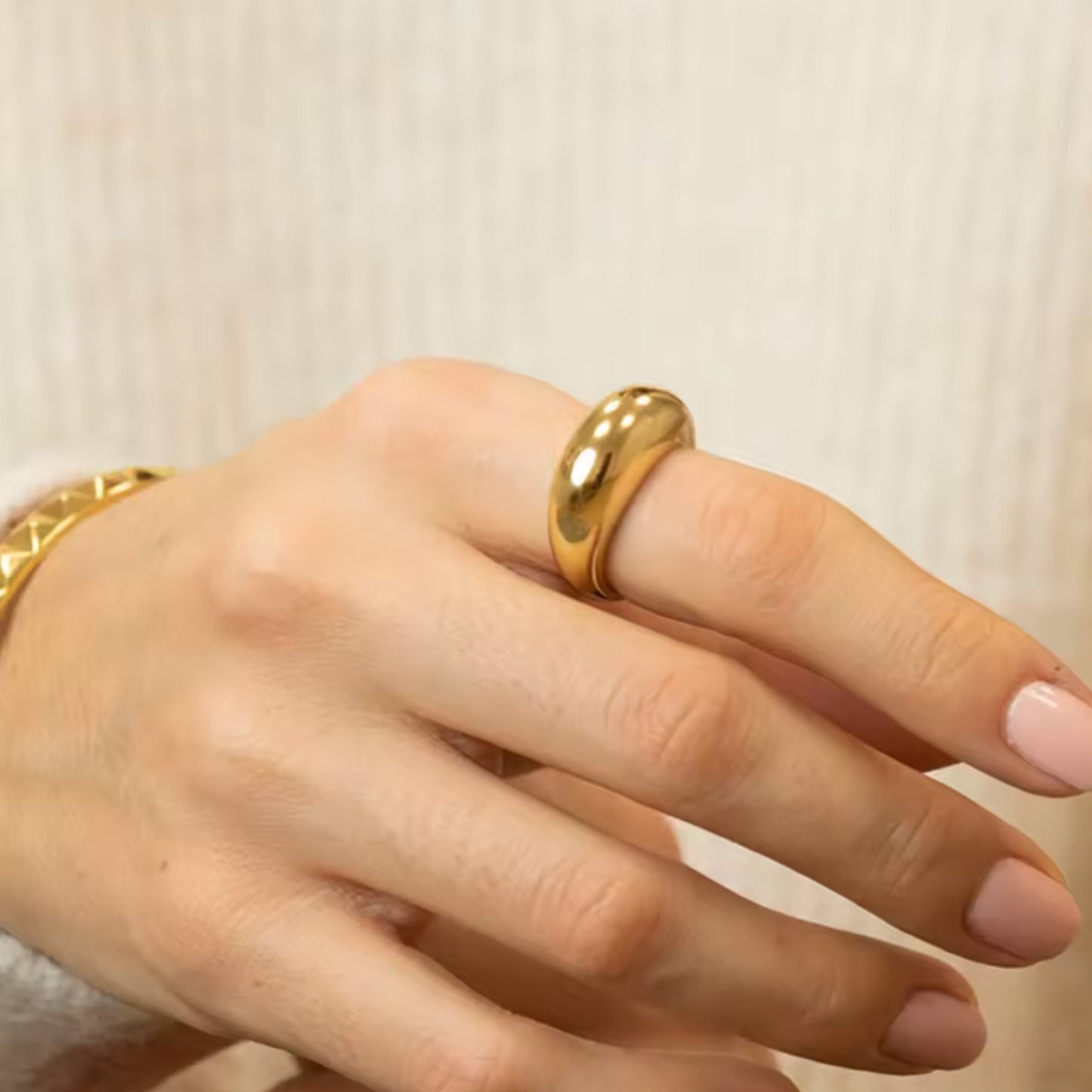 Arc Geometric Ring